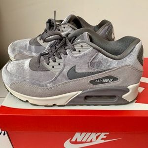 Nike Women's Air Max 90LX Gunsmoke/Atmosphere Grey